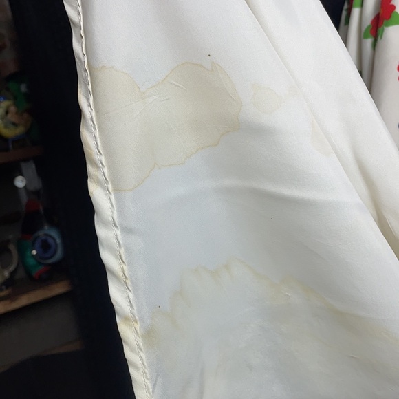 Vintage Hand Taylor Made Floral Designed Knee high Skirt with Slip Liner! - Picture 11 of 11